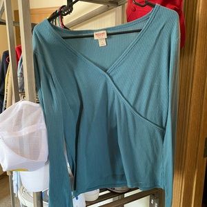 Long sleeve v-neck blouse